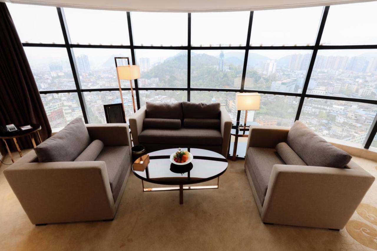 Argyle Grand Hotel Xingyi  Bagian luar foto