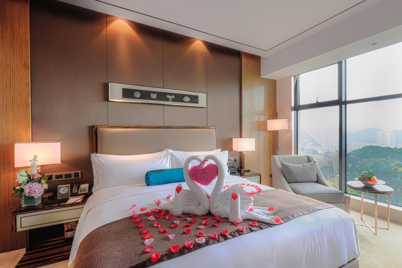 Argyle Grand Hotel Xingyi  Bagian luar foto