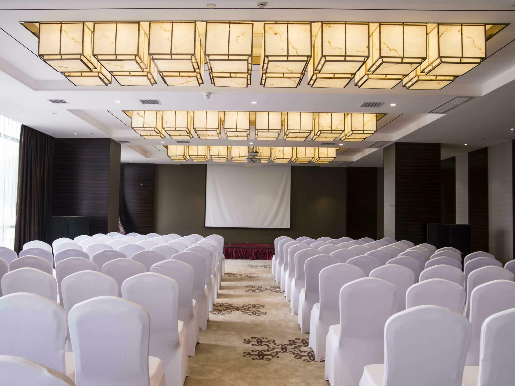 Argyle Grand Hotel Xingyi  Bagian luar foto