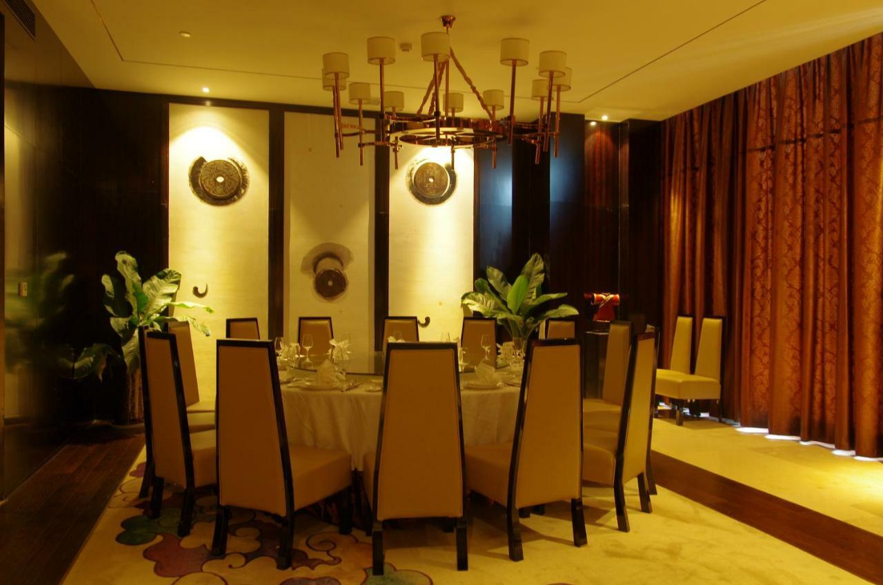 Argyle Grand Hotel Xingyi  Bagian luar foto