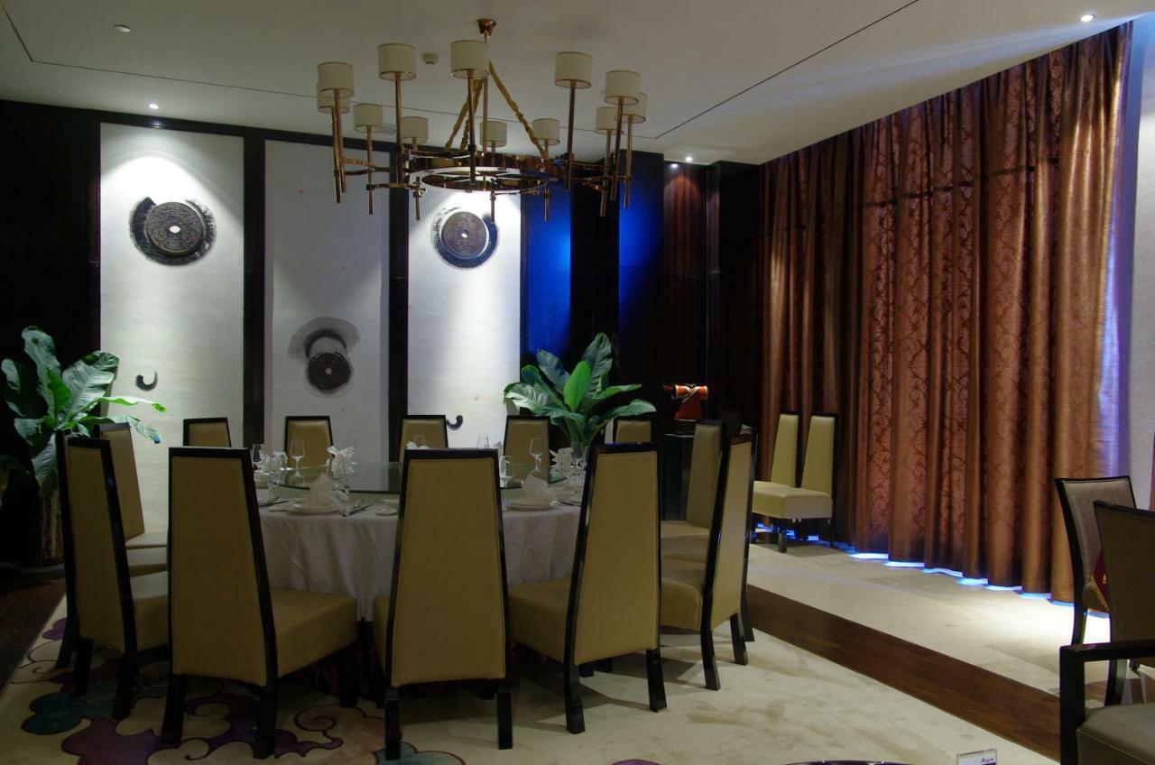 Argyle Grand Hotel Xingyi  Bagian luar foto