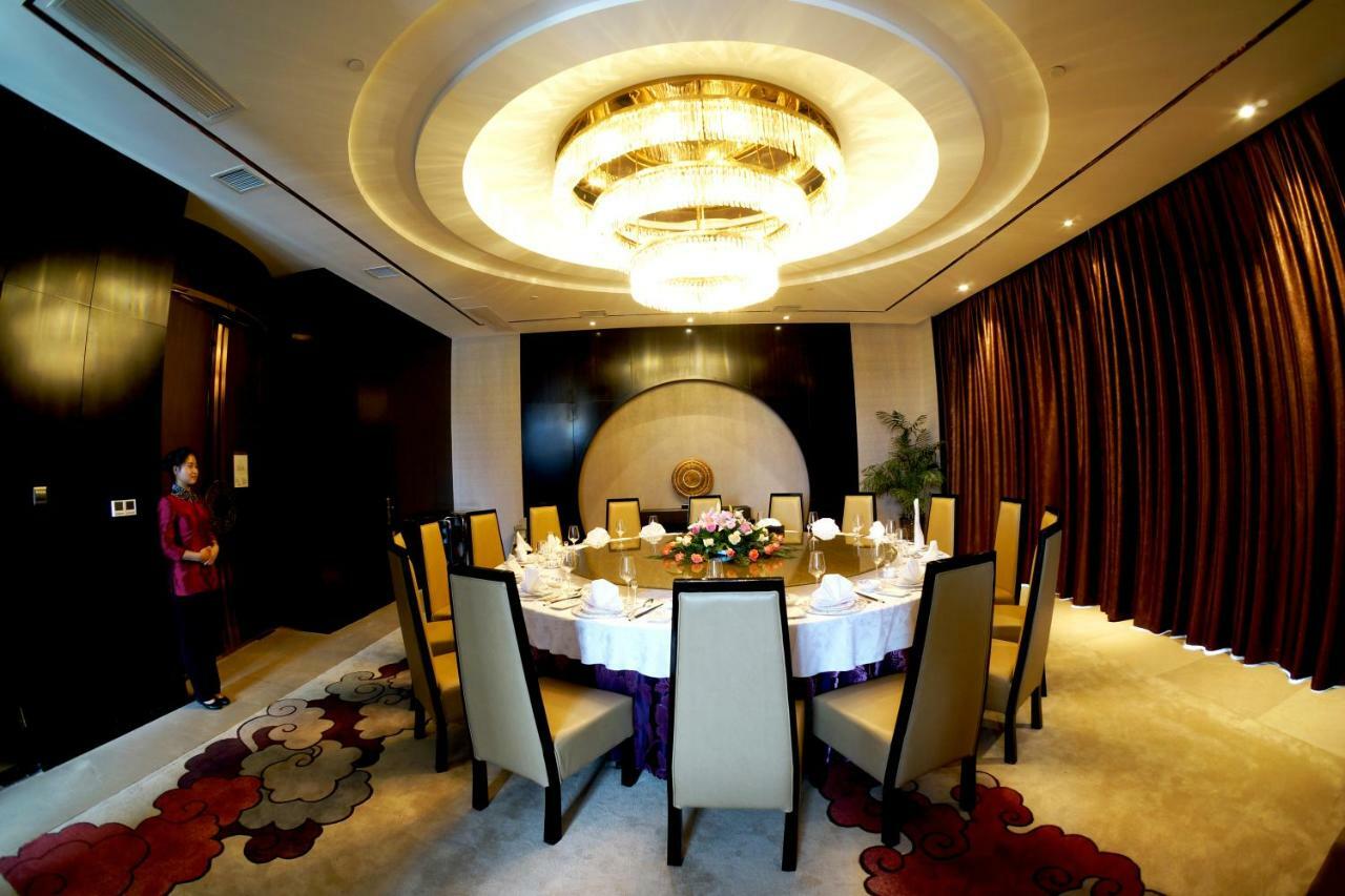 Argyle Grand Hotel Xingyi  Bagian luar foto